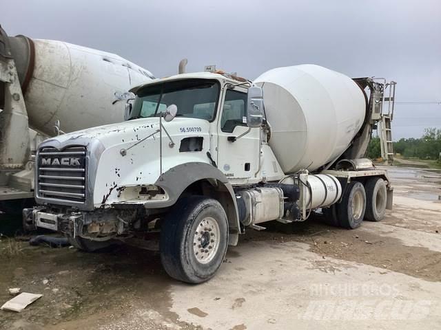 Mack GU813 Övriga bilar
