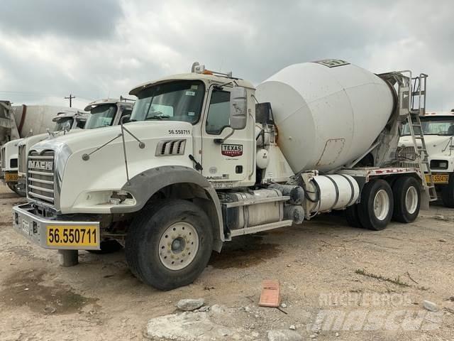 Mack GU813 Övriga bilar