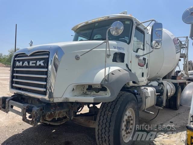 Mack GU813 Övriga bilar