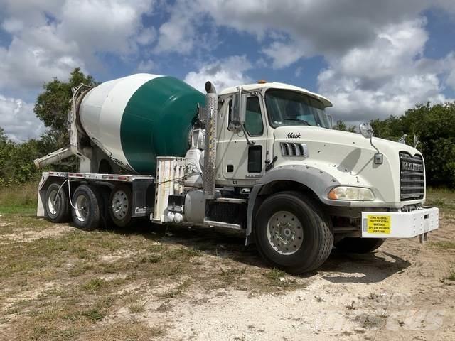 Mack GU813 Övriga bilar