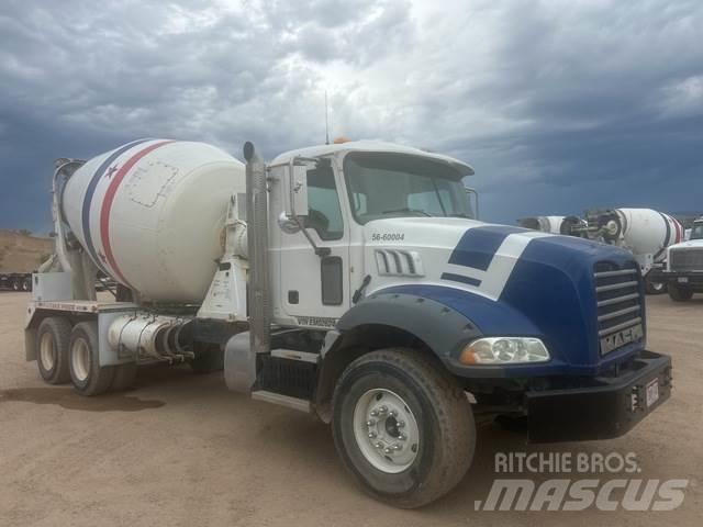 Mack GU813 Övriga bilar