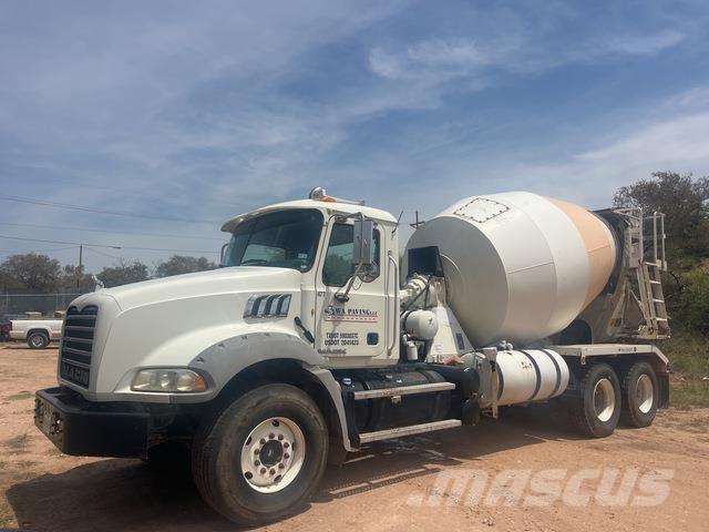 Mack GU813 Övriga bilar