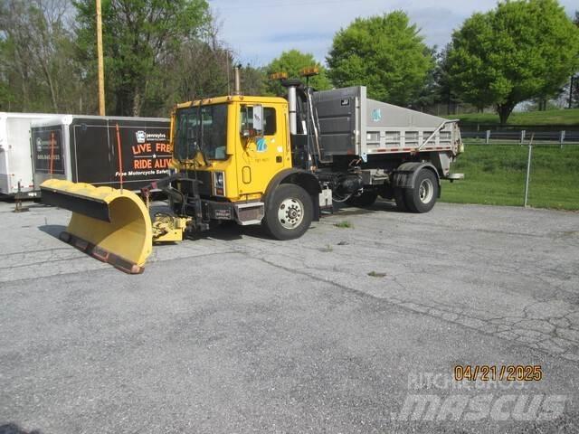 Mack MR690P Snöblad och plogar