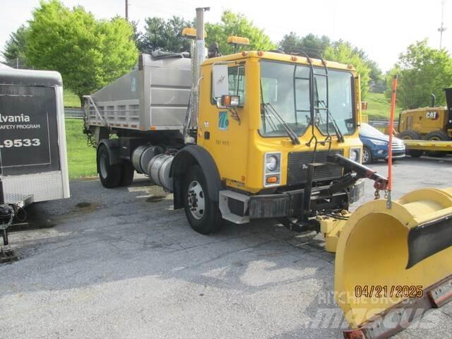Mack MR690P Snöblad och plogar