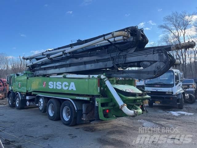 Mack MRU613 Lastbilar med betongpump