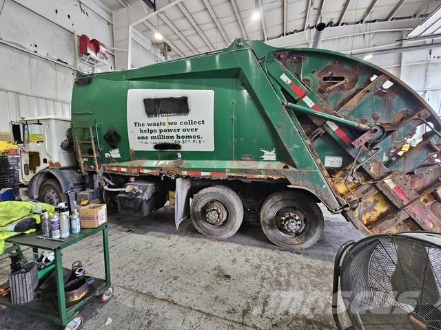 Mack MRU613 Sopbilar