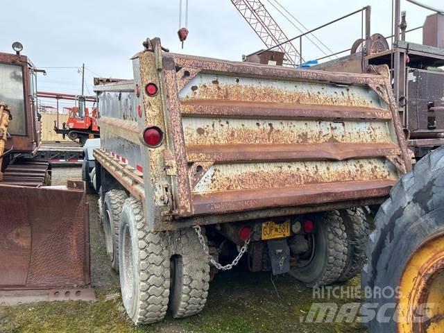Mack RD688S Tippbilar