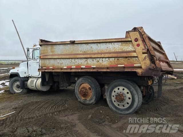 Mack RD688S Tippbilar