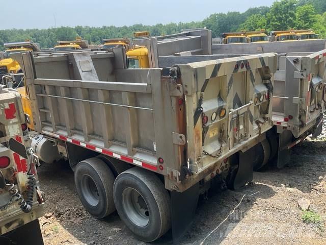 Mack RD688S Sand- och saltspridare