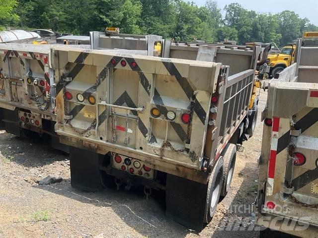 Mack RD688S Sand- och saltspridare