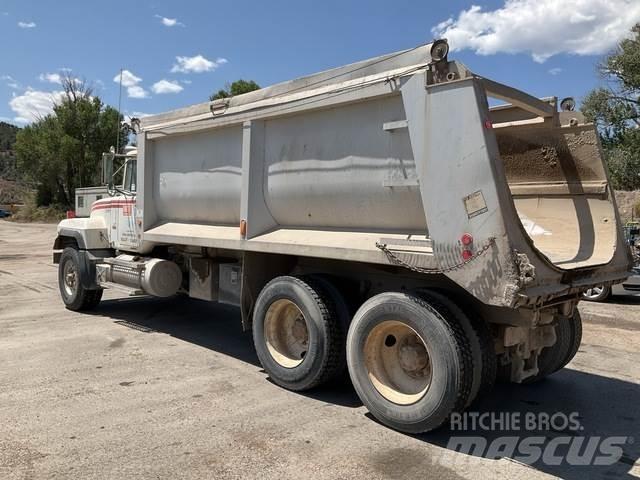 Mack RD688S Tippbilar