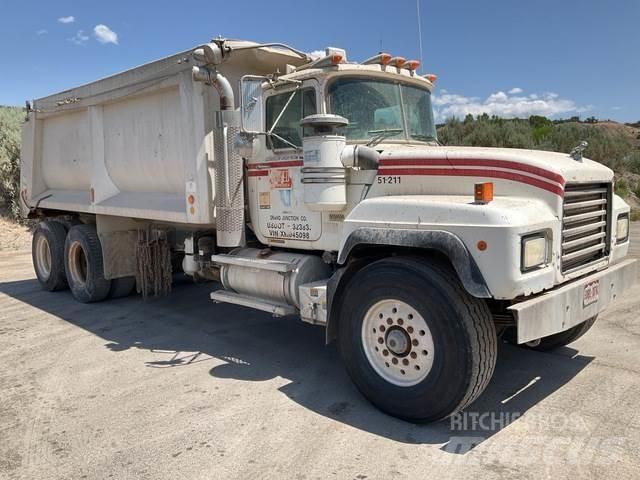 Mack RD688S Tippbilar
