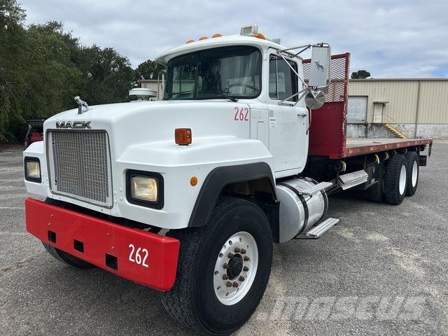 Mack RD690S Flakbilar