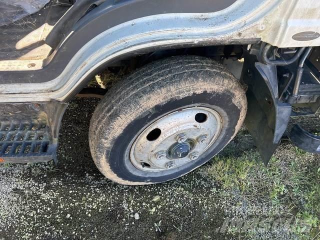 Nissan Atlas Flakbilar