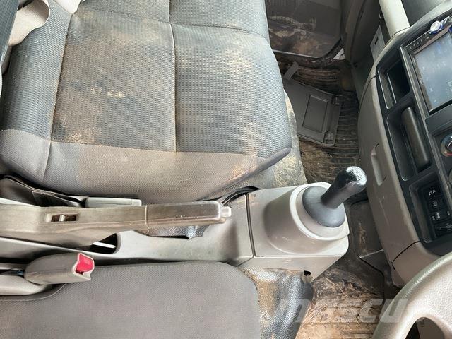 Nissan ATLAS Flakbilar