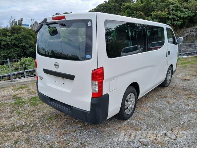 Nissan Caravan Minibussar