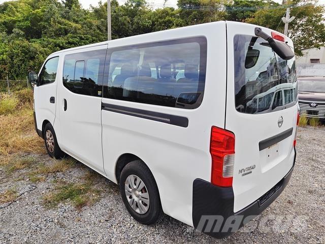 Nissan Caravan Minibussar
