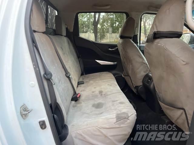 Nissan Navara Flakbilar/Pickuper