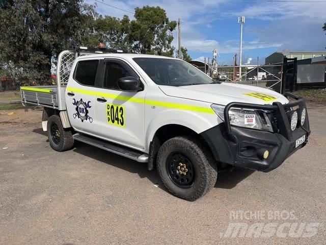 Nissan Navara Flakbilar/Pickuper