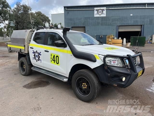 Nissan Navara Flakbilar/Pickuper