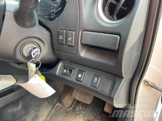 Nissan Navara Flakbilar/Pickuper