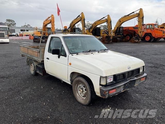 Nissan Navara Flakbilar/Pickuper