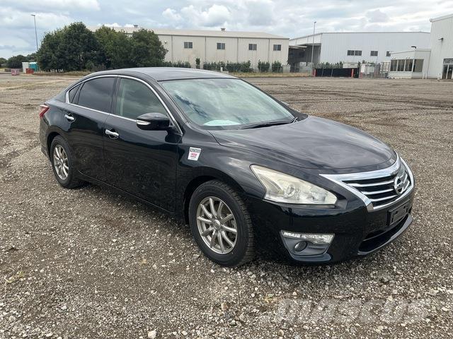 Nissan TEANA Personbilar