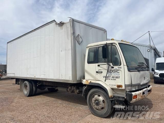 Nissan UD2600 Skåpbilar