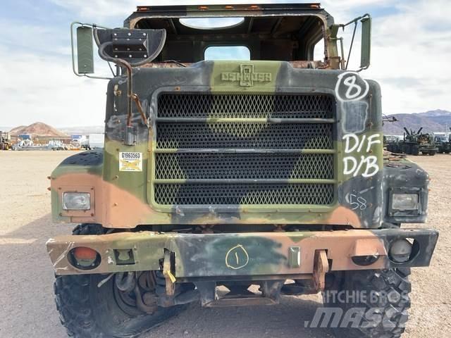 Oshkosh  Skåpbilar