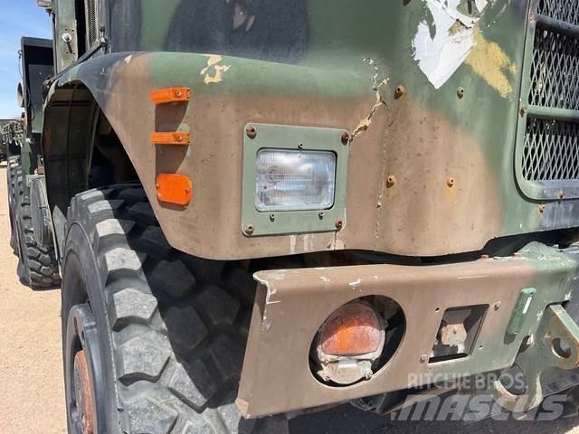 Oshkosh  Skåpbilar