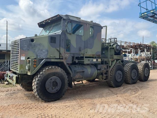 Oshkosh M1070 Bärgningsbilar
