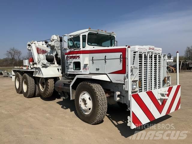 Oshkosh M911 Bärgningsbilar