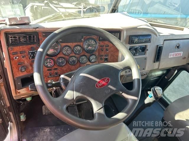Peterbilt 335 Tankbilar