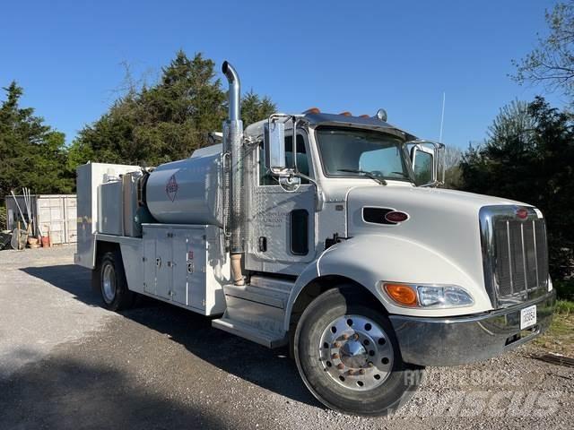 Peterbilt 337 Tankbilar