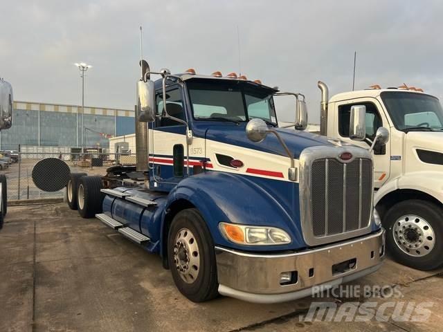 Peterbilt 384 Dragbilar