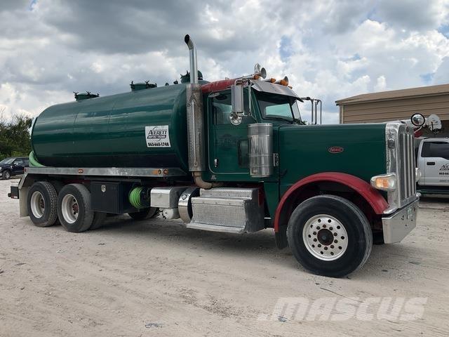 Peterbilt 388 Slamsugningsbil
