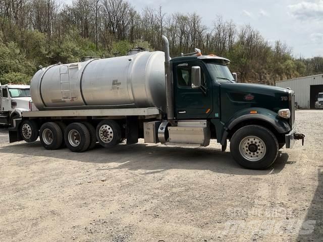 Peterbilt 567 Slamsugningsbil