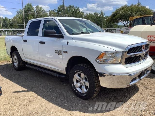 RAM 1500 Flakbilar/Pickuper