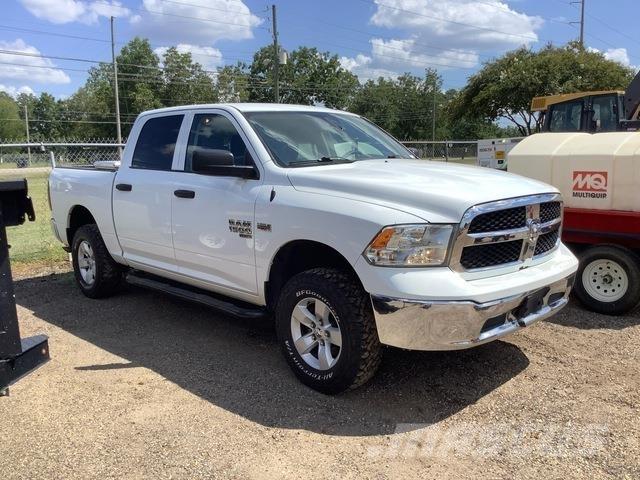 RAM 1500 Flakbilar/Pickuper