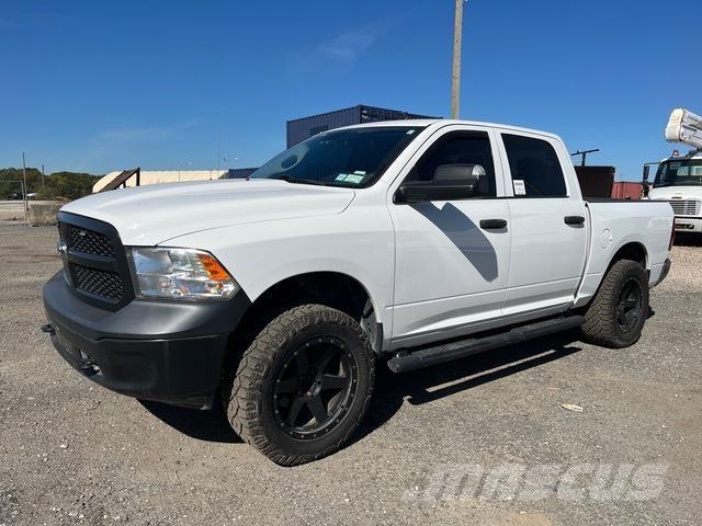 RAM 1500 Flakbilar/Pickuper