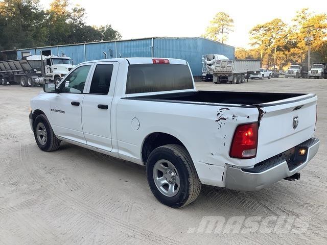 RAM 1500 Flakbilar/Pickuper