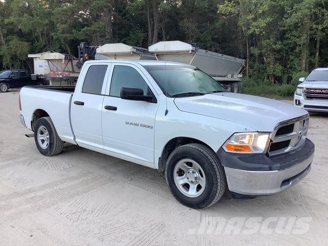 RAM 1500 Flakbilar/Pickuper