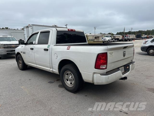 RAM 1500 Flakbilar/Pickuper