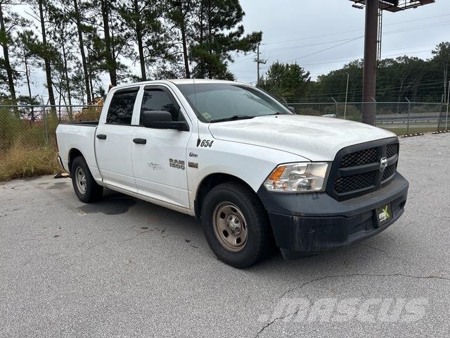 RAM 1500 Flakbilar/Pickuper