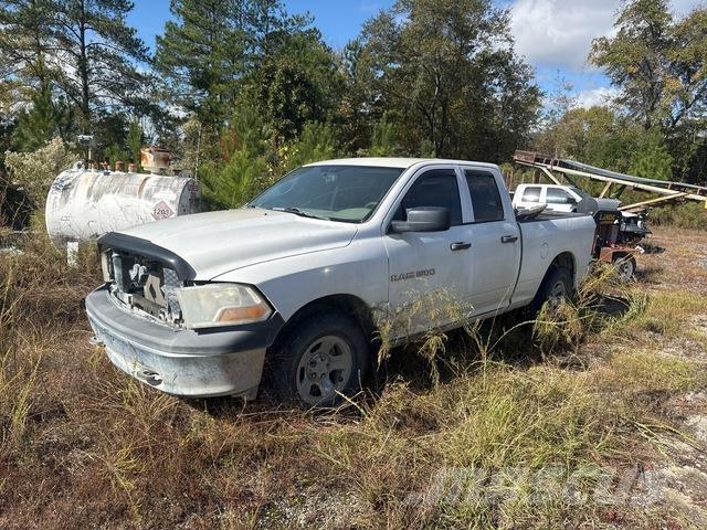 RAM 1500 Flakbilar/Pickuper