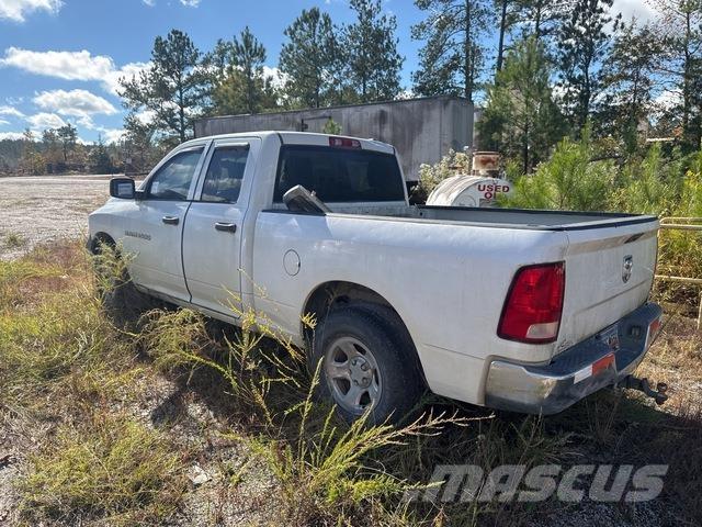 RAM 1500 Flakbilar/Pickuper