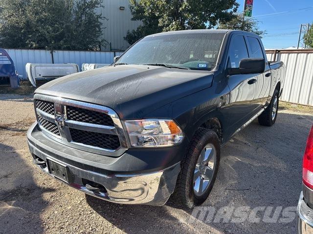 RAM 1500 Flakbilar/Pickuper