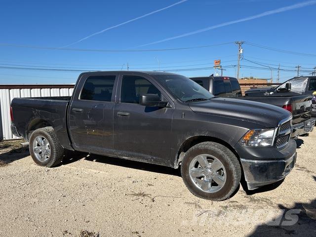 RAM 1500 Flakbilar/Pickuper