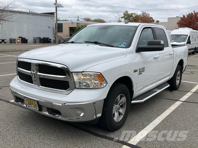 RAM 1500 Flakbilar/Pickuper