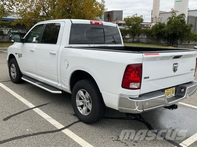 RAM 1500 Flakbilar/Pickuper